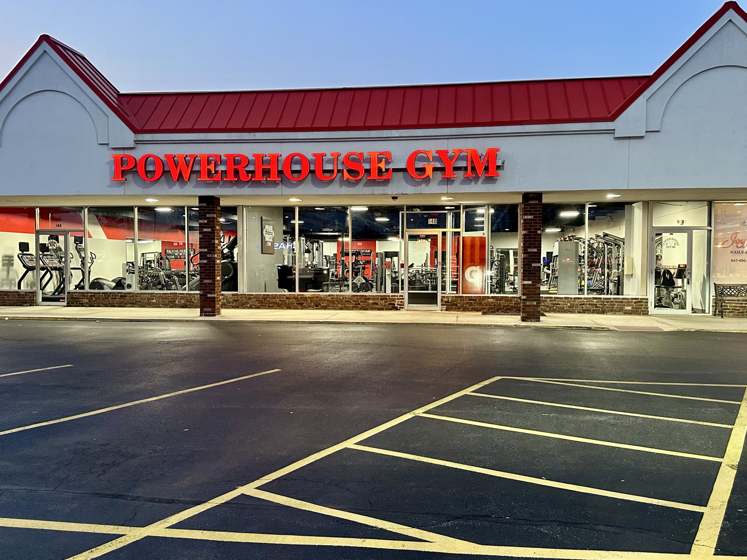 An Image of the Palatine, IL Powerhouse Gym Location
